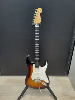 FENDER STRATOCASTER ELECTRIC GUITAR-08