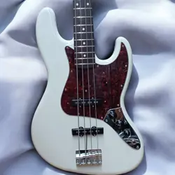 FENDER TRADITIONALII 60S JAZZ BASS ELECTRIC GUITAR