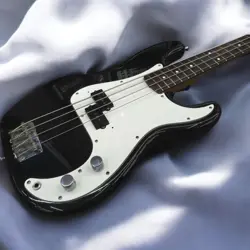 FENDER JAPAN PBD-62 PRECISION BASS 1992, SOFT CASE, USED, 4KG WEIGHT