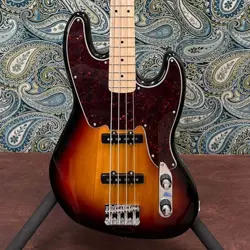 SUNBURST W/FENDER GIG