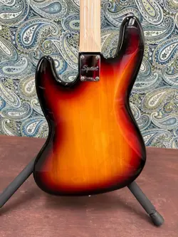 3-COLOR SUNBURST W/FENDER