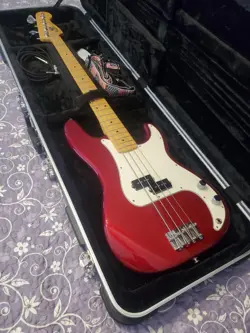 FENDER PRECISION BASS 4-STRING ELECTRIC BASS CANDY APPLE RED