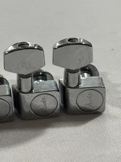 2004 FENDER STRATOCASTER