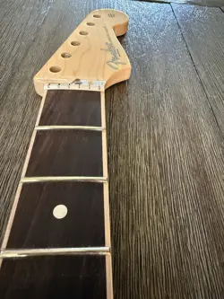 BOUND STRATOCASTER NECK
