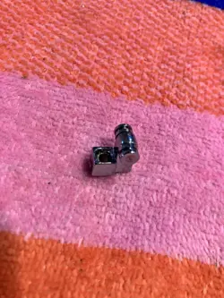 FENDER GUITAR STRING TREE ROLLER