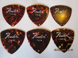 GUITAR PICKS- THIN