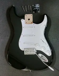2023 FENDER SQUIER STRAT LOADED BODY👌 EXCELLENT CONDITION