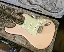 FENDER AMERICAN PROFESSIONAL II GT11 STRATOCASTER - SHELL PINK
