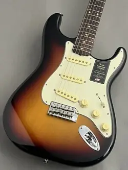 FENDER AMERICAN VINTAGE II 1961 STRATOCASTER 3-TONE
