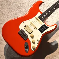 FENDER PLAYER II STRATOCASTER HSS   CORAL RED