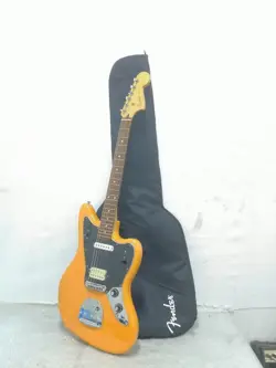 FENDER JAGUAR D918 ELECTRIC GUITAR WITH CASE USED 515 NO.YG897