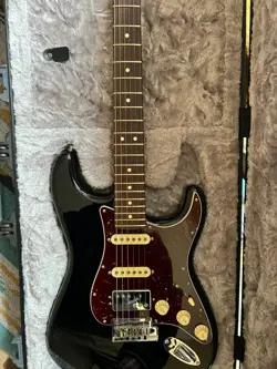 2020 FENDER STRATOCASTER MOD SHOP - HUMBUCKER, BLACK ALDER W/ ROSEWOOD FRETBOARD