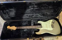 2016 FENDER ROBERT CRAY STRATOCASTER SIGNATURE INCA SILVER NM ROSEWOOD INCL HSC