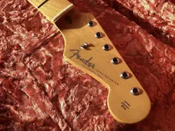 REISSUE MAPLE STRATOCASTER