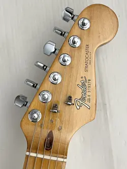 FENDER YEAR END BIG 1983 ELITE STRAOCASTER NATURAL 4.55KG SAFE DELIVERY FROM JAP