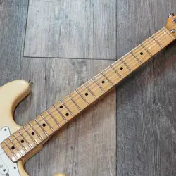 FENDER STRATOCASTER ALDER BODY OLYMPIC WHITE 1975 SAFE DELIVERY FROM JAPAN