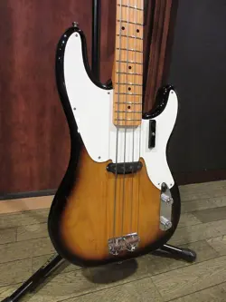 FENDER AMERICAN VINTAGE II 1954 PRECISION BASS 2CS USED ASH BODY W/HARD CASE