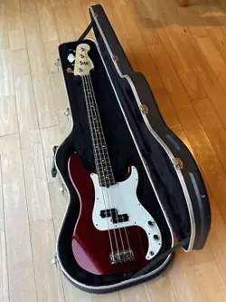 FENDER USA PRECISION BASS / ELECTRIC BASS GUITAR W/ ORIGINAL HC