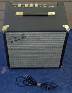 FENDER RUMBLE 25 BASS GUITAR COMBO 1 X 8 AMPLIFIER