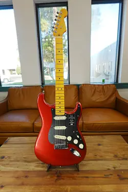 FENDER AMERICAN ULTRA II STRATOCASTER - SINISTER RED