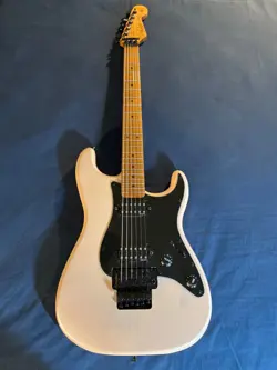 SQUIRE STRATOCASTER HH