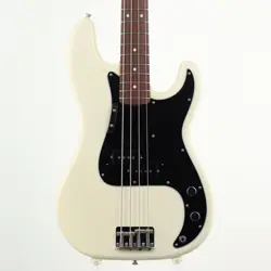 Q060560 STRATOCASTER
