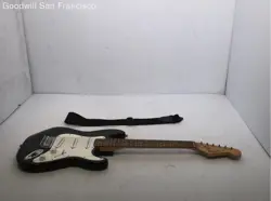 SQUIER BY FENDER MINI 6 STRING RIGHT HANDED ELECTRIC GUITAR WITH STRAP