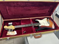 2010 AMERICAN FENDER STANDARD STRATOCASTER 3 COLOR SUNBURST ROSEWOOD IN CASE