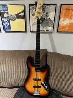 2012 FENDER SQUIER VINTAGE MODIFIED FRETLESS JAZZ BASS SUNBURST DUNCAN'S BAG ‘66