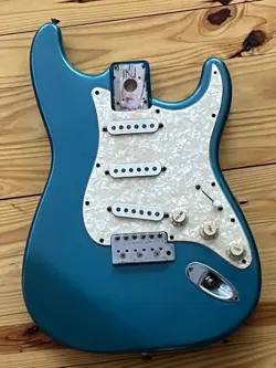 97 FENDER STRATOCASTER BLUE GUITAR BODY WITH GUTS MIM - H044