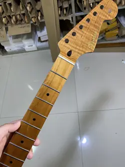 ELECTRIC GUITAR NECK 22 FRET TIGER ROASTED FLAME MAPLE FENDER STRAT REPLACEMENT