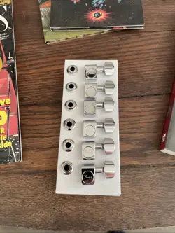 GENUINE FENDER STANDARD CHROME PEG KEYS TUNERS / TUNING MACHINES