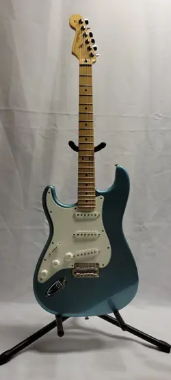 FENDER  STRATOCASTER ORIGINAL CUSTOM BODY NECK LEFT HANDED MADE IN MEXICO