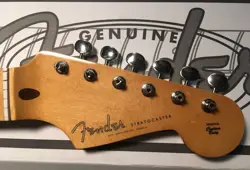 STRATOCASTER SOFT MAPLE