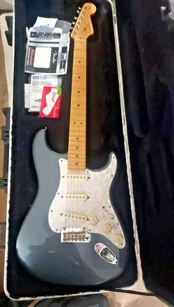 2011 FENDER AMERICAN STANDARD STRATOCASTER HARD CASE NOISELESS SOLID BODY MINT