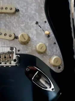 STANDARD STRATOCASTER HARD