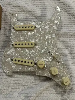 FENDER STRATOCASTER PICKGUAR