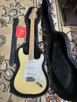 FENDER  PLAYER STRATOCASTER