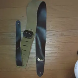 FENDER ADJUSTABLE LEATHER