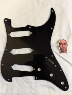 NEW - PICKGUARD FOR FENDER STRAT, S/S/S, 11 HOLES - 3-PLY BLACK ROCK ON!!!