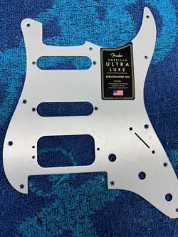 OPEN BOX FENDER ULTRA LUXE HSS STRATOCASTER CLEAR ALUMINUM PICKGUARD