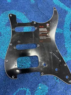 3PLY B/W/B PICKGUARD