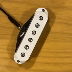 FENDER STRATOCASTER AWESOME