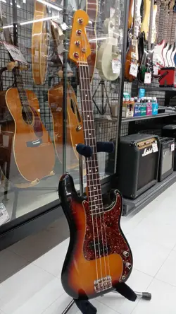 FENDER AMERICAN VINTAGE 62 PRECISION BASS SAFE DELIVERY FROM JAPAN