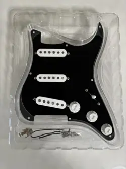 FENDER CUSTOM SHOP VINTAGE 50S PRE-WIRED STRAT PICKGUARD  (BLACK/WHITE)