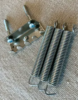 2011 FENDER SQUIER STRAT ELECTRIC GUITAR TREMOLO BRIDGE ORIGINAL SPRINGS & CLAW
