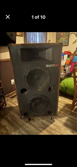 2 VINTAGE SUNN/  FENDER CABINET SPEAKERS 50” IN 