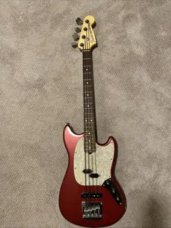 FENDER AMERICAN PERFORMER MUSTANG BASS, AUBERGINE 75TH ANNIVERSARY MODEL