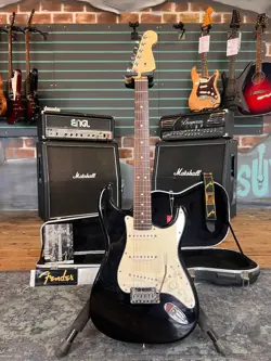 FENDER AMERICAN SERIES VG STRATOCASTER BLACK 2007 ELECTRIC GUITAR