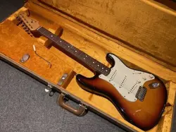 FENDER USA AMERICAN VINTAGE '62 STRATOCASTER (1990S)